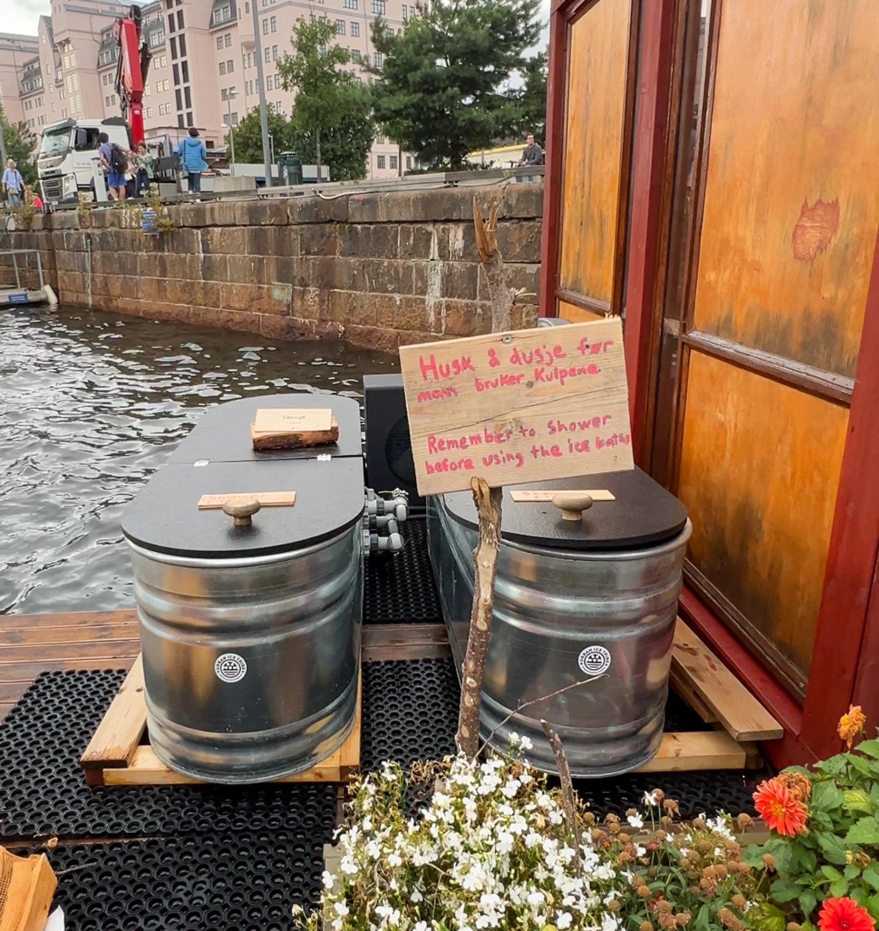 Bagni di ghiaccio della sauna urbana di Oslo