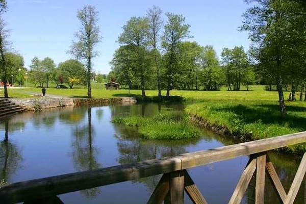 Fiume e prati lungo il Cammino verso Arzúa
