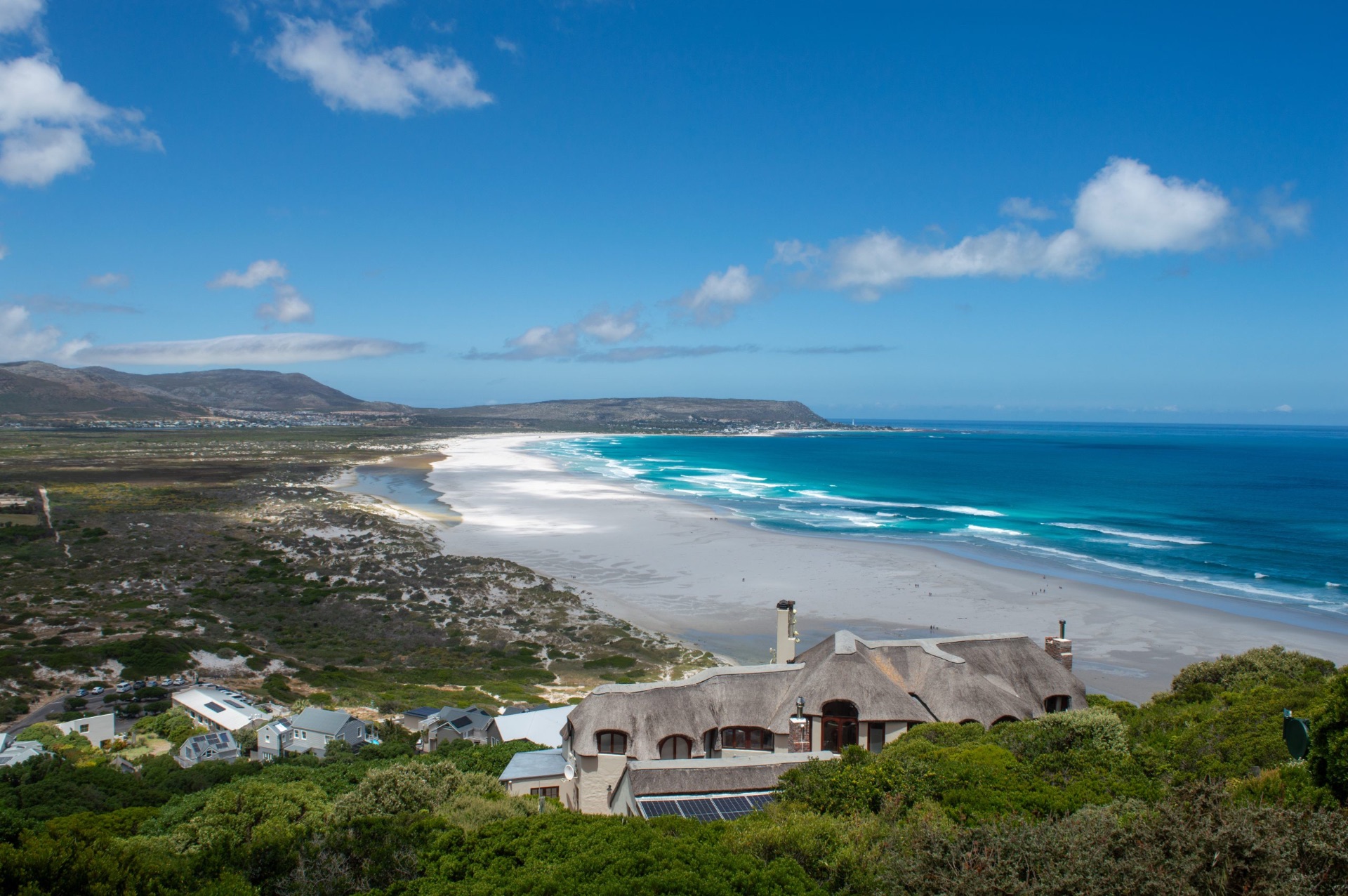 Vista panoramica sulla spiaggia di Noordhoek dalla strada panoramica